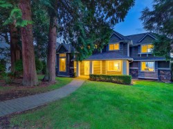 13518 Marine Drive  Surrey, BC V4A 1G2
