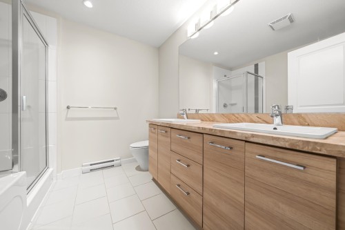 82-10489 Delsom Crescent, Delta, BC - Indoor Photo Showing Bathroom
