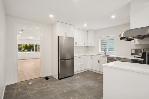 15962 North Bluff Road, White Rock, BC 