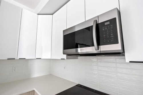 214-20061 Fraser Highway, Langley, BC 