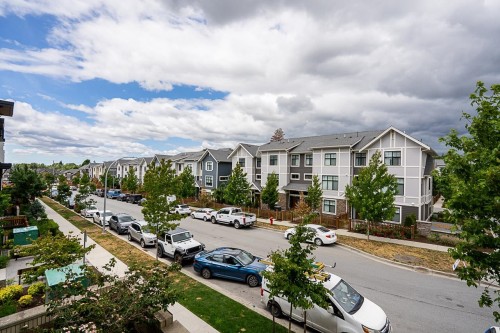 211-20356 72B Avenue, Langley, BC 