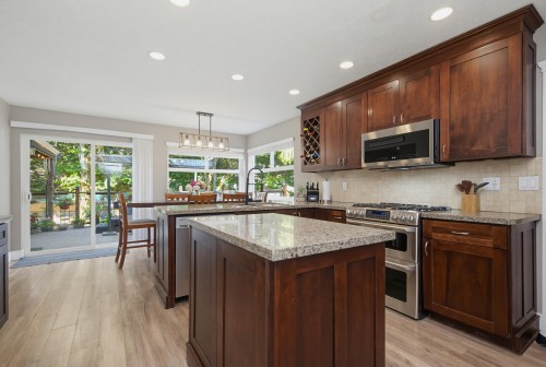 26860 24A Avenue, Langley, BC - Indoor Photo Showing Kitchen With Upgraded Kitchen