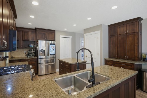26860 24A Avenue, Langley, BC - Indoor Photo Showing Kitchen With Double Sink