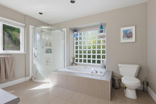 26860 24A Avenue, Langley, BC - Indoor Photo Showing Bathroom