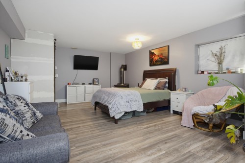 26860 24A Avenue, Langley, BC - Indoor Photo Showing Bedroom