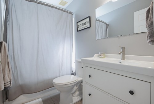 26860 24A Avenue, Langley, BC - Indoor Photo Showing Bathroom