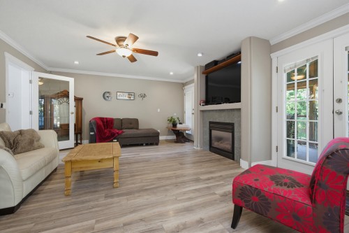 26860 24A Avenue, Langley, BC - Indoor Photo Showing Living Room With Fireplace