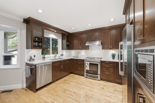 16237 Northglen Place, Surrey, BC 