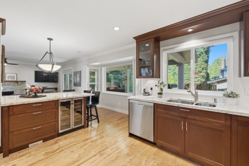 16237 Northglen Place, Surrey, BC 
