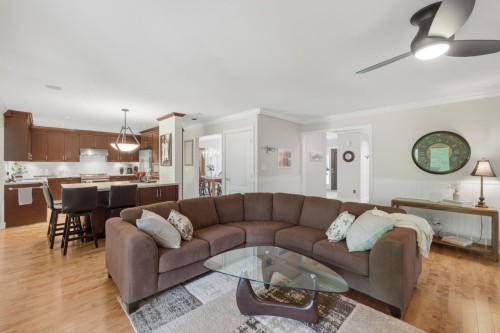 16237 Northglen Place, Surrey, BC 
