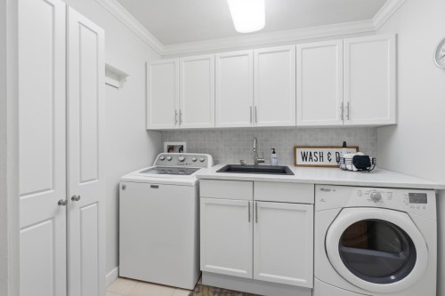 16237 Northglen Place, Surrey, BC 