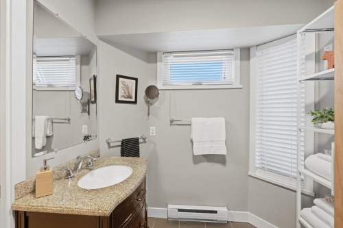 16237 Northglen Place, Surrey, BC 
