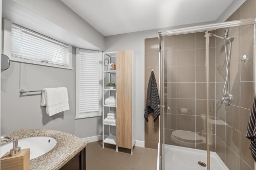 16237 Northglen Place, Surrey, BC 