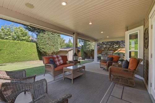 16237 Northglen Place, Surrey, BC 