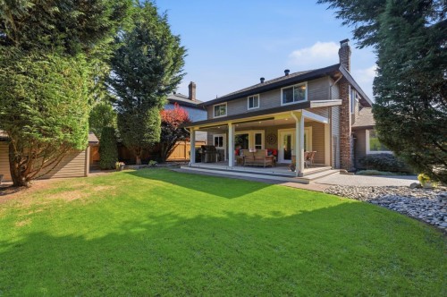 16237 Northglen Place, Surrey, BC 