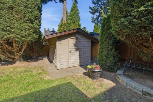 16237 Northglen Place, Surrey, BC 