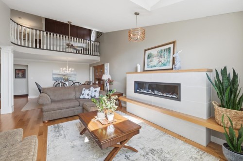 16237 Northglen Place, Surrey, BC 