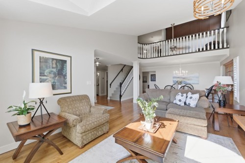 16237 Northglen Place, Surrey, BC 