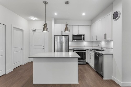 304-8360 Delsom Way, Delta, BC 