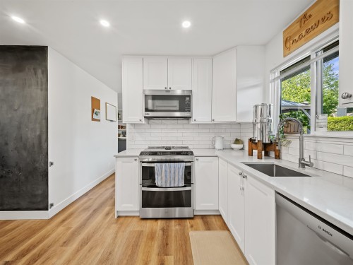 6022 Greenside Drive E, Surrey, BC 