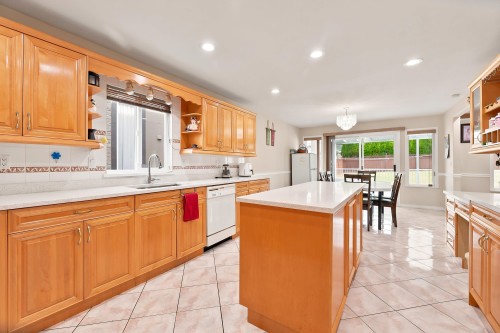 12587 60A Avenue, Surrey, BC 