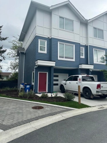 8-19330 Fairway Drive, Surrey, BC 