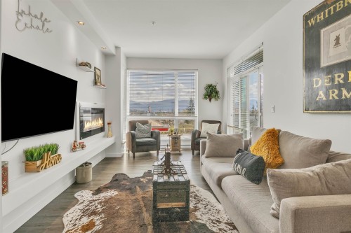 115-2242 Whatcom Road, Abbotsford, BC 