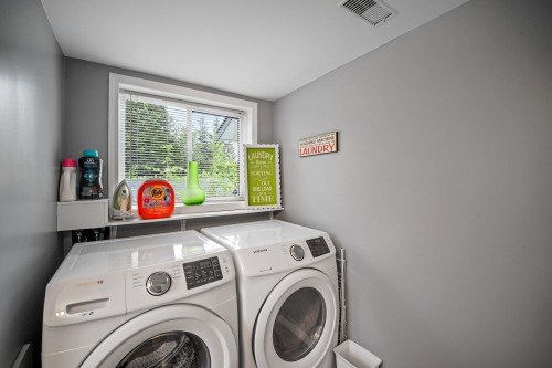 3669 Bulkley Street, Abbotsford, BC - Indoor Photo Showing Laundry Room