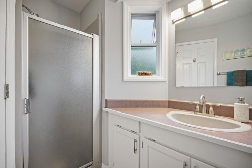 3669 Bulkley Street, Abbotsford, BC - Indoor Photo Showing Bathroom