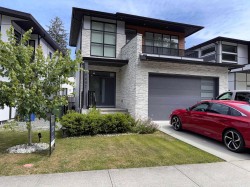 36697 Dianne Brook Avenue Abbotsford, BC V3G 0H4