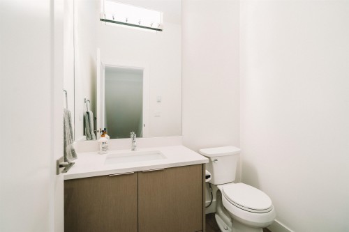 8133 202 Street, Langley, BC - Indoor Photo Showing Bathroom
