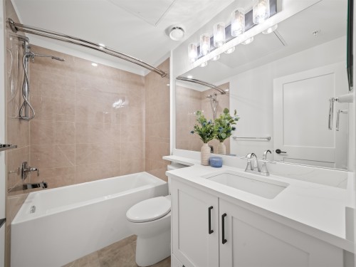 4-20926 83 Avenue, Langley, BC - Indoor Photo Showing Bathroom
