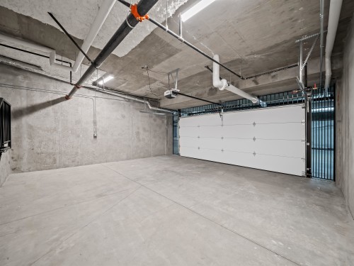 4-20926 83 Avenue, Langley, BC - Indoor Photo Showing Garage