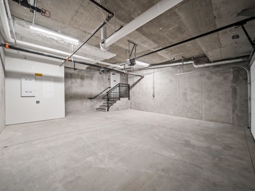 4-20926 83 Avenue, Langley, BC - Indoor Photo Showing Garage