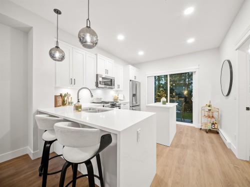 4-20926 83 Avenue, Langley, BC - Indoor Photo Showing Kitchen With Double Sink With Upgraded Kitchen