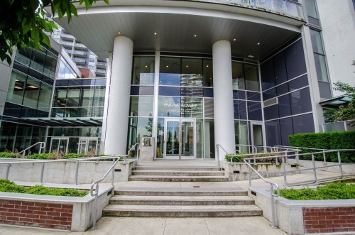 2506-13308 Central Avenue  Surrey, BC V3T 0M4