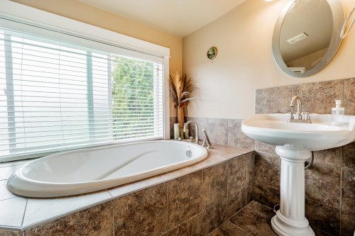 7714 216 Street, Langley, BC 