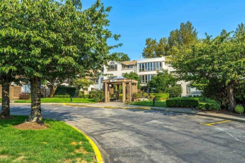 104-15991 Thrift Avenue  White Rock, BC V4B 2M9
