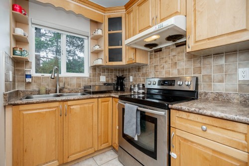 12773 90 Avenue, Surrey, BC - Indoor Photo Showing Kitchen With Double Sink