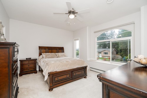 12773 90 Avenue, Surrey, BC - Indoor Photo Showing Bedroom