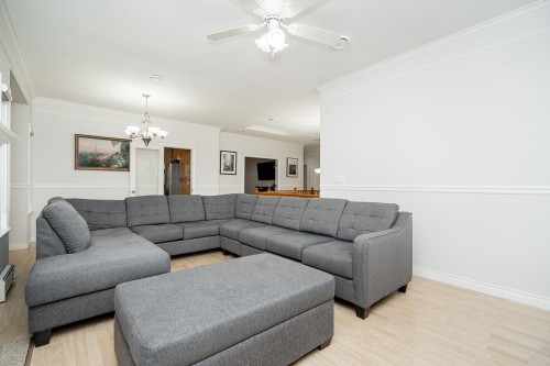 12773 90 Avenue, Surrey, BC - Indoor Photo Showing Living Room