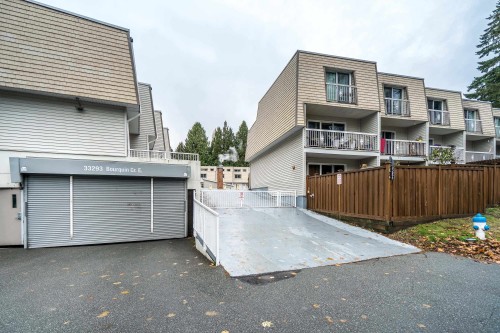 17-33293 Bourquin Crescent E, Abbotsford, BC 