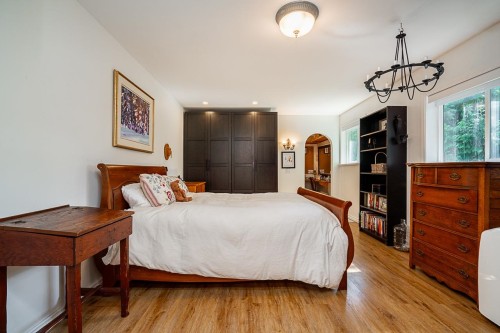 7397 Bates Road, Delta, BC - Indoor Photo Showing Bedroom