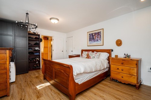 7397 Bates Road, Delta, BC - Indoor Photo Showing Bedroom