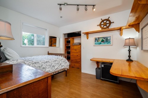 7397 Bates Road, Delta, BC - Indoor Photo Showing Bedroom