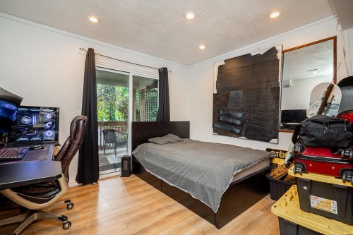 7397 Bates Road, Delta, BC - Indoor Photo Showing Bedroom
