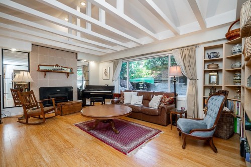 7397 Bates Road, Delta, BC - Indoor Photo Showing Living Room With Fireplace