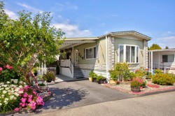 23-15875 20th Avenue  Surrey, BC V4A 2B1