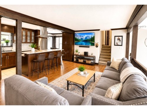 1783 Everett Road, Abbotsford, BC - Indoor Photo Showing Living Room