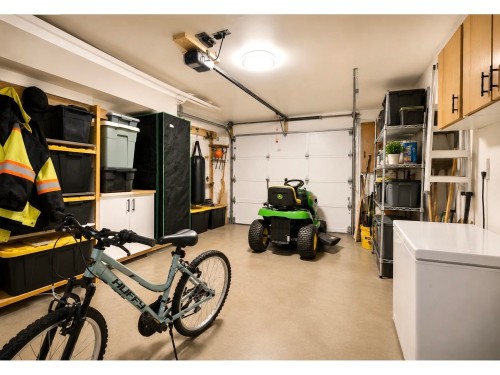 1783 Everett Road, Abbotsford, BC - Indoor Photo Showing Garage